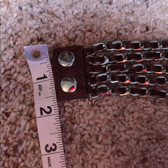 women’s leather chained bracelet - Picture 3 of 5